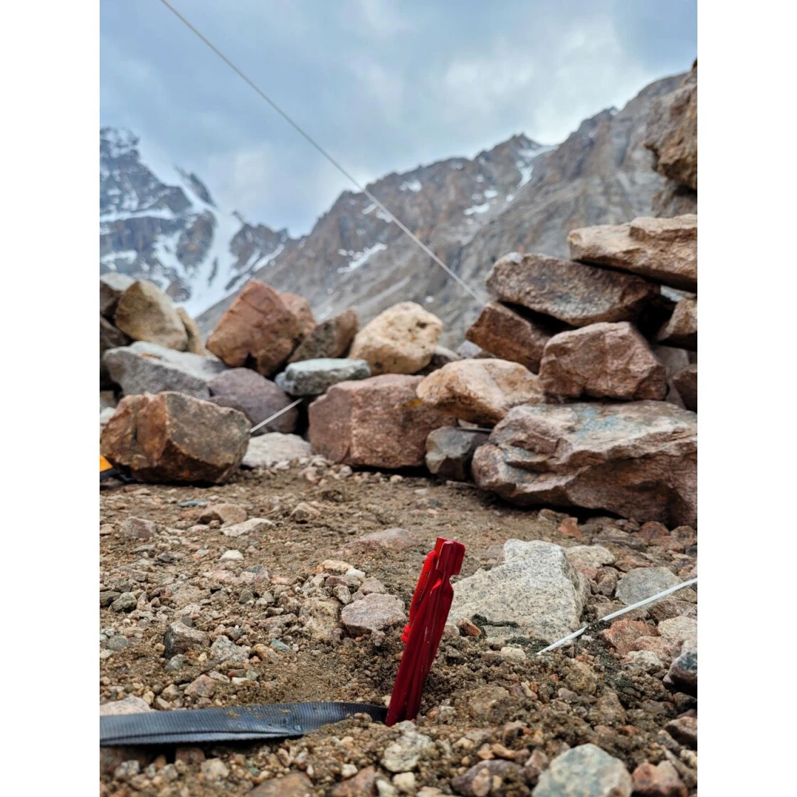 BasicNature Zelthering 'Y-Stake Spiral' 25 Cm Rot 6 Stück 8 BasicNature Zelthering 'Y-Stake Spiral' 25 Cm Rot 6 Stück – Bild 6